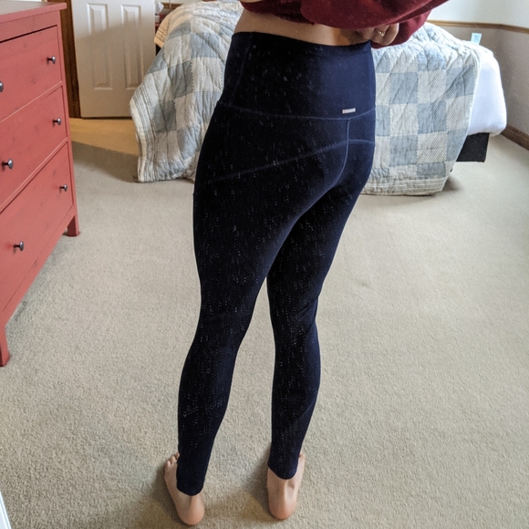 Women's high waisted navy Aerie leggings - Picture 2 of 5